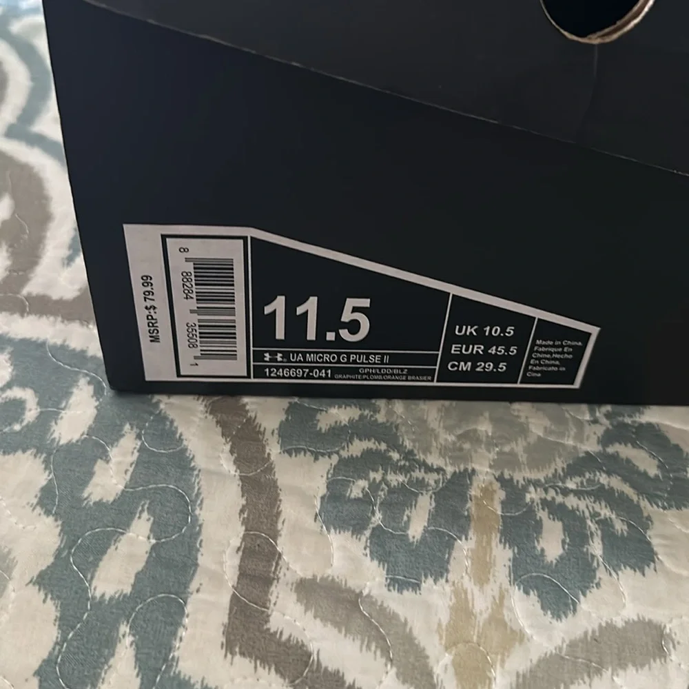 Under armor shoes - Picture 5 of 5